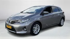 Bruin Gebruikt 2014 Toyota Auris Hybrid Hatchback | € 11.945 (Eerlijke prijs)