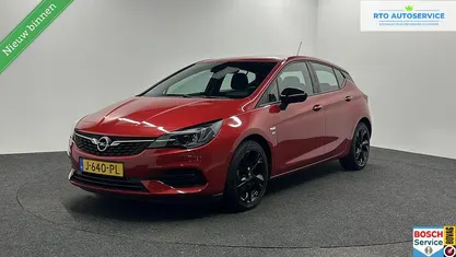 Rood Gebruikt 2020 Opel Astra Edition Hatchback | € 12.800 (Eerlijke prijs)