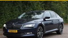 Blauw Gebruikt 2016 Skoda Superb Business Line Hatchback | € 12.950 (Eerlijke prijs)