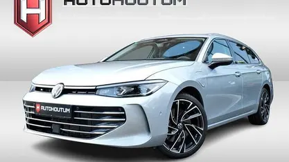 Gebruikt 2024 VW Passat Business Stationwagen | € 44.495 (Eerlijke prijs)
