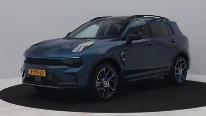 Blauw, metallic lak Gebruikt 2024 Lynk & Co 01 SUV | € 29.700 (Eerlijke prijs)