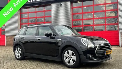 Zwart Gebruikt 2021 Mini One Clubman Stationwagen | € 11.950 (Goede deal)