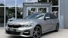Grijs, metallic lak Gebruikt 2022 BMW 318 Efficient Dynamics Stationwagen | € 33.500 (Eerlijke prijs)