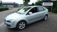 Grijs Gebruikt 2005 Ford Focus Futura Hatchback | € 1.395 (Eerlijke prijs)