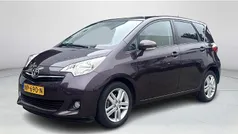 Paars Gebruikt 2011 Toyota Verso-S MPV | € 8.495 (Eerlijke prijs)