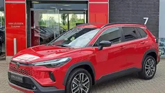 Rood Nieuw 2025 Toyota Corolla Cross SUV | € 41.900 (Eerlijke prijs)