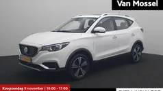 Wit Gebruikt 2021 MG ZS Luxury Sedan | € 16.495 (Eerlijke prijs)
