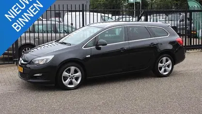 Zwart Occasion 2013 Opel Astra Stationwagen | € 4.250 (Eerlijke prijs)