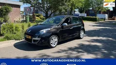 Zwart Gebruikt 2011 Renault Scénic III MPV | € 3.995 (Eerlijke prijs)