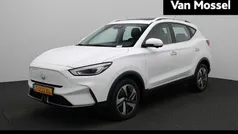 Wit Gebruikt 2023 MG ZS Luxury Sedan | € 27.995 (Eerlijke prijs)
