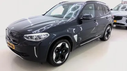Zwart Occasion 2021 BMW iX3 Executive SUV | € 32.495 (Eerlijke prijs)