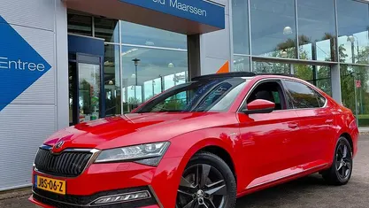 Occasion Skoda Superb 2022 Rood Hatchback