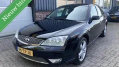 Zwart, metallic lak Gebruikt 2007 Ford Mondeo Platinum Hatchback | € 2.649 (Eerlijke prijs)
