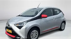 Grijs Gebruikt 2021 Toyota Aygo X-play Hatchback | € 15.945 (Eerlijke prijs)