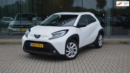 Wit Gebruikt 2022 Toyota Aygo X Play SUV | € 16.645 (Eerlijke prijs)