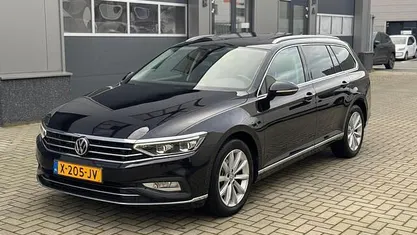 Zwart (metallic) Gebruikt 2019 VW Passat Business Stationwagen | € 12.550 (Super prijs)
