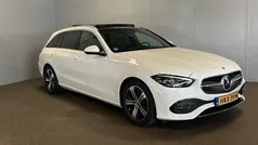 Wit Gebruikt 2023 Mercedes 180 Advanced Sedan | € 42.900 (Eerlijke prijs)