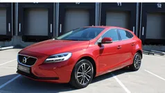 Oranje, metallic lak Gebruikt 2019 Volvo V40 Stationwagen | € 19.950 (Eerlijke prijs)
