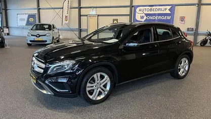 Zwart (metallic) Gebruikt 2016 Mercedes GLA180 Ambition SUV | € 18.950 (Eerlijke prijs)
