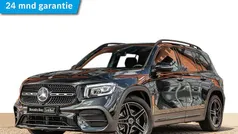Zwart, metallic lak Gebruikt 2024 Mercedes GLB200 AMG line SUV | € 50.400 (Eerlijke prijs)