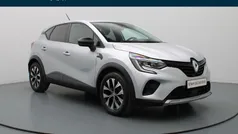 Gebruikt 2023 Renault Captur Evolution SUV | € 24.790 (Eerlijke prijs)