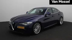 Blauw Gebruikt 2017 Alfa Romeo Giulia Super Sedan | € 28.940 (Eerlijke prijs)
