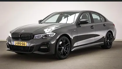 Occasion 2020 BMW 330e M Sport Sedan | € 30.595 (Eerlijke prijs)