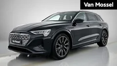 Zwart Gebruikt 2023 Audi Q8 e-tron Advanced SUV | € 49.900