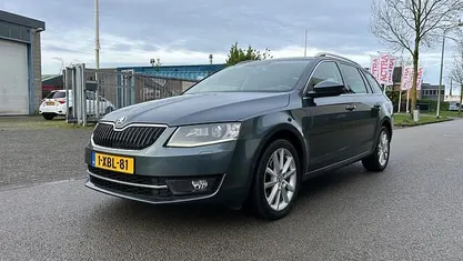 Grijs Occasion 2014 Skoda Octavia Business Line Stationwagen | € 7.750 (Eerlijke prijs)