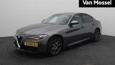 Grijs Gebruikt 2020 Alfa Romeo Giulia Super Sedan | € 29.940 (Eerlijke prijs)