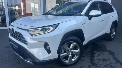 Pearl white (licht wit) Gebruikt 2019 Toyota RAV4 Hybrid Executive SUV | € 33.900 (Eerlijke prijs)