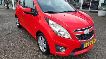 Rood Gebruikt 2011 Chevrolet Spark LT Hatchback | € 3.450 (Eerlijke prijs)