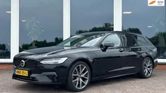 Zwart Gebruikt 2021 Volvo V90 R-Design Stationwagen | € 39.850 (Goede deal)