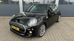 Zwart Gebruikt 2017 Mini Cooper Business Hatchback | € 16.830 (Eerlijke prijs)
