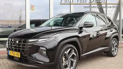 Zwart, metallic lak Gebruikt 2023 Hyundai Tucson Premium SUV | € 34.425 (Eerlijke prijs)