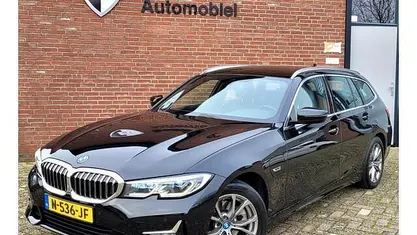 Occasion 2021 BMW 320 Luxury Line Stationwagen | € 24.500 (Goede deal)