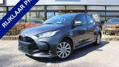 Grijs Gebruikt 2023 Toyota Yaris Hatchback | € 22.950 (Eerlijke prijs)