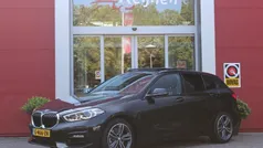 Zwart Gebruikt 2020 BMW 118 Executive Hatchback | € 23.945 (Eerlijke prijs)