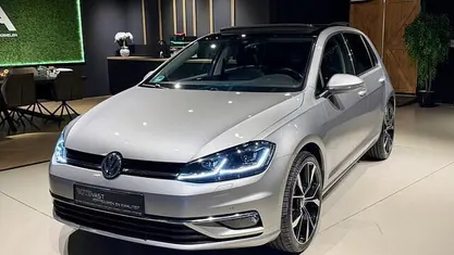 Occasion 2017 VW Golf VII Highline Hatchback | € 17.950 (Eerlijke prijs)