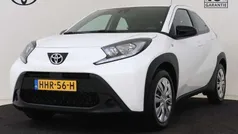Wit Gebruikt 2024 Toyota Aygo Play Hatchback | € 17.950 (Eerlijke prijs)