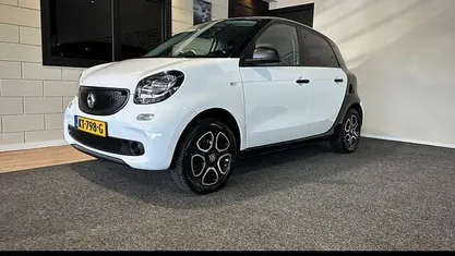 Wit Gebruikt 2016 Smart ForFour Pure Hatchback | € 9.995 (Eerlijke prijs)