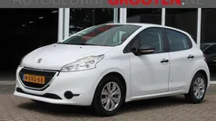 Wit Gebruikt 2013 Peugeot 208 Access Hatchback | € 4.999 (Eerlijke prijs)