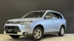 Blauw Gebruikt 2014 Mitsubishi Outlander Edition SUV | € 10.880 (Goede deal)