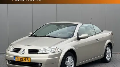 Beige Occasion 2005 Renault Mégane Cabriolet Luxe Cabriolet | € 2.950 (Eerlijke prijs)