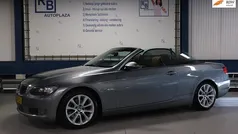 Grijs, metallic lak Gebruikt 2008 BMW 320 Cabriolet Executive Cabriolet | € 8.950 (Eerlijke prijs)