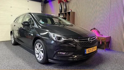 Gebruikt 2017 Opel Astra Innovation Stationwagen | € 9.950 (Eerlijke prijs)