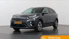 Grijs, metallic lak Gebruikt 2022 Kia e-Niro SUV | € 20.835 (Super prijs)