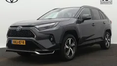 Grijs, metallic lak Gebruikt 2023 Toyota RAV4 Style SUV | € 45.950 (Eerlijke prijs)