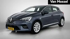 Grijs Gebruikt 2022 Renault Clio V Intens Hatchback | € 14.735 (Eerlijke prijs)
