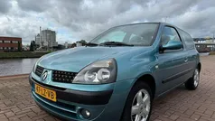 Blauw Gebruikt 2003 Renault Clio II Stationwagen | € 1.650 (Goede deal)